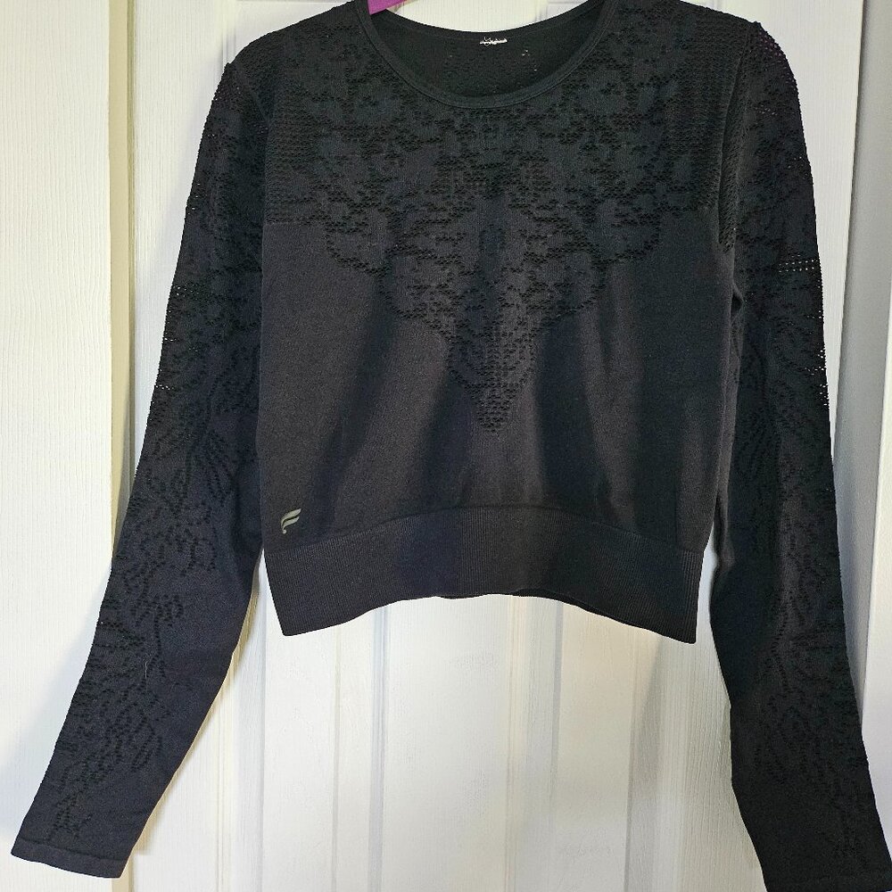 Fabletics XLarge Black Seamless Crop Top | Long Sleeves | Crew Neck | Perforated